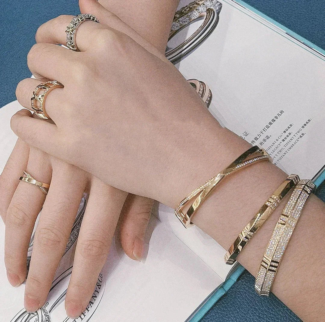 [Eterna Jewels]NARROW HINGED BANGLEIN WITH DIAMONDS SMALL