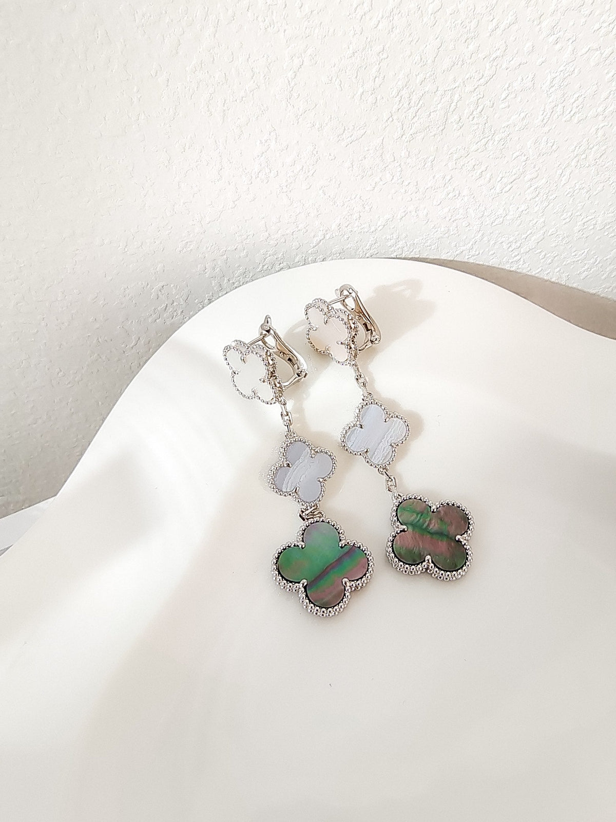 [Eterna Jewels]CLOVER 3 MOTIFS CHALCEDONY DARK MOP SILVER EARRINGS