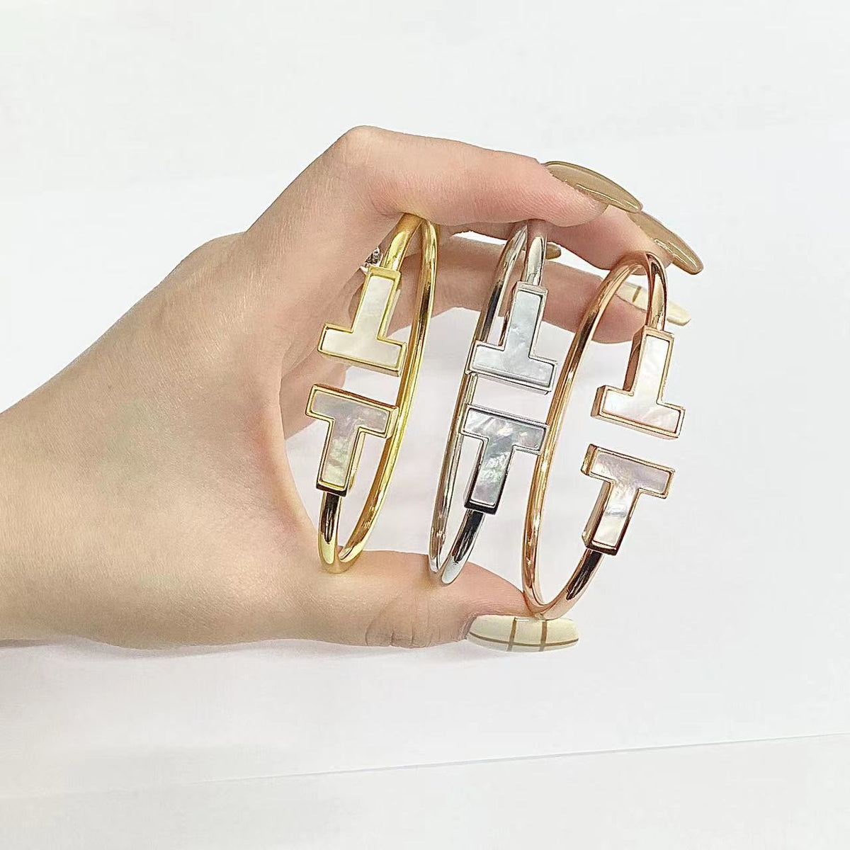 [Eterna Jewels]T WIDE MOP OPEN BRACELET