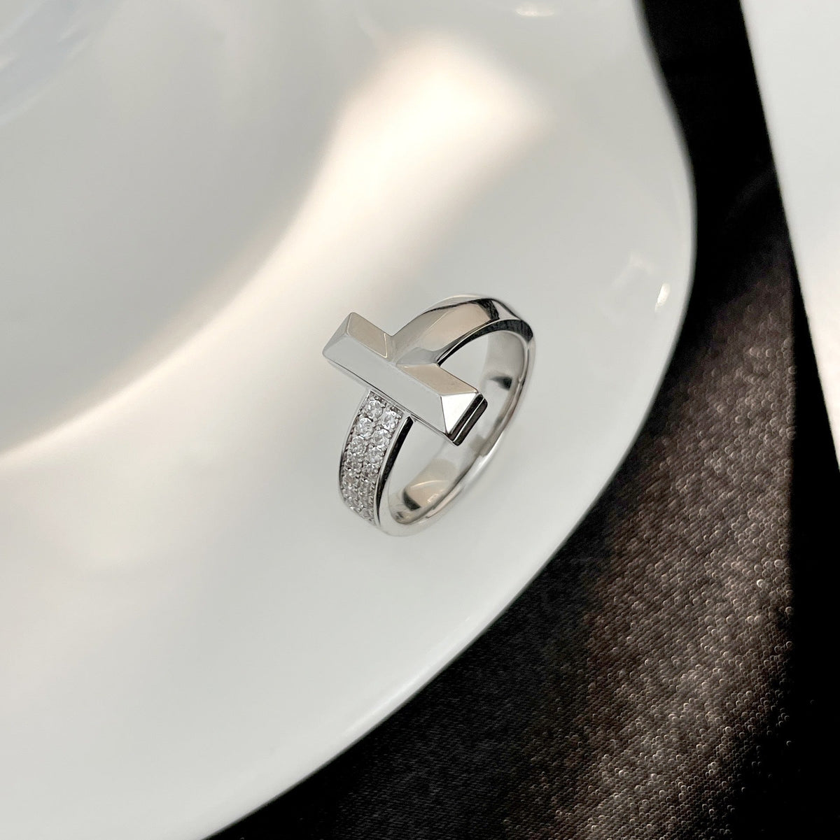 [Eterna Jewels]T WIDE DIAMOND RING
