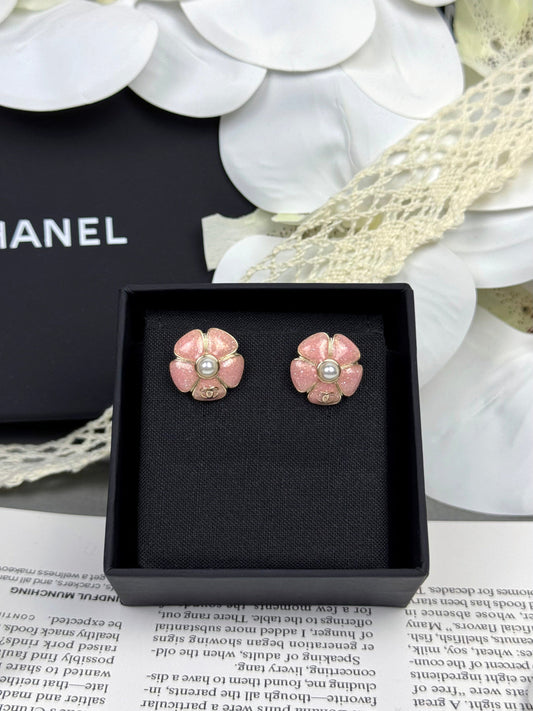 [Eterna Jewels]26C Pink Camellia Pearl Enamel Stud Earrings