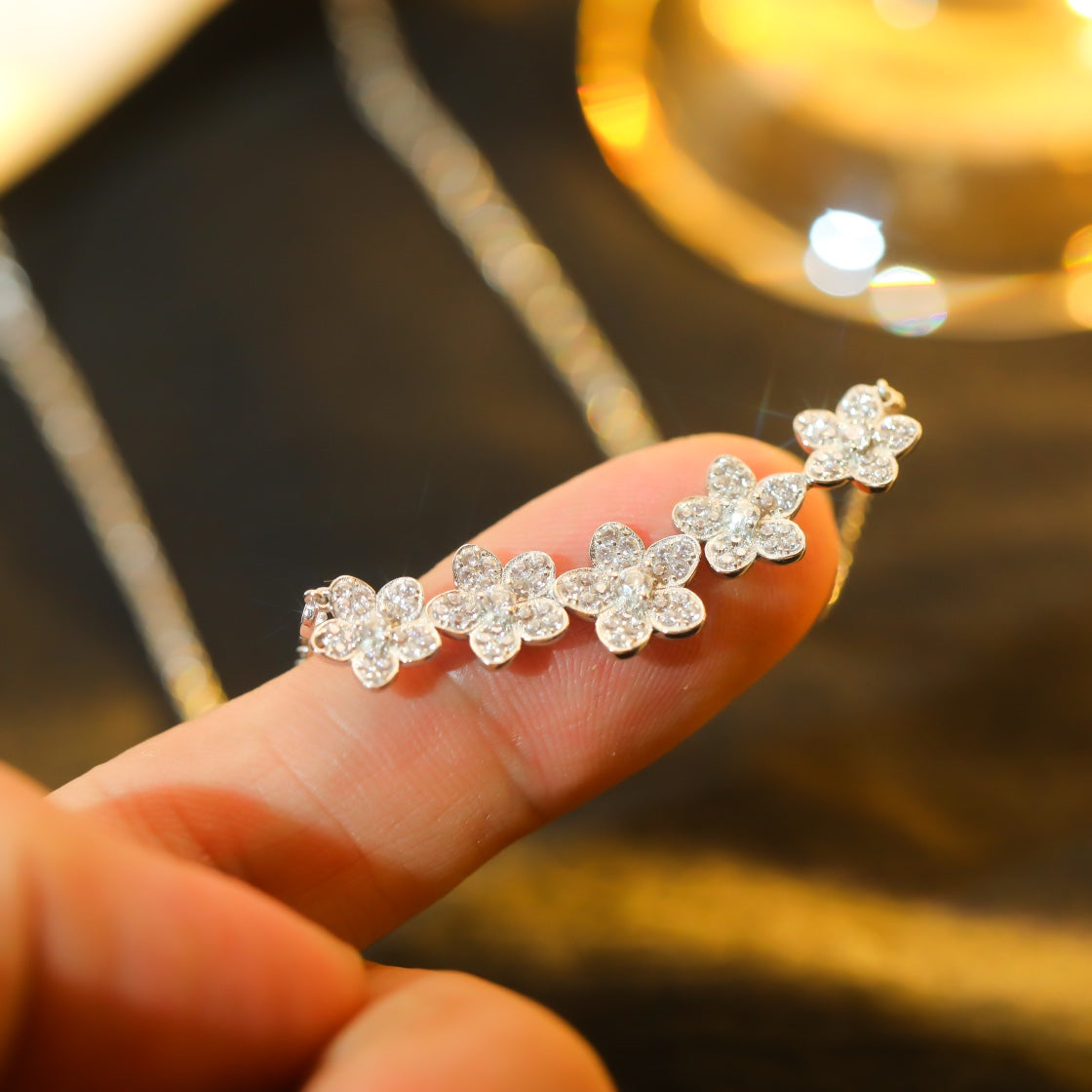 [Eterna Jewels]]wild flower diamond line pendant