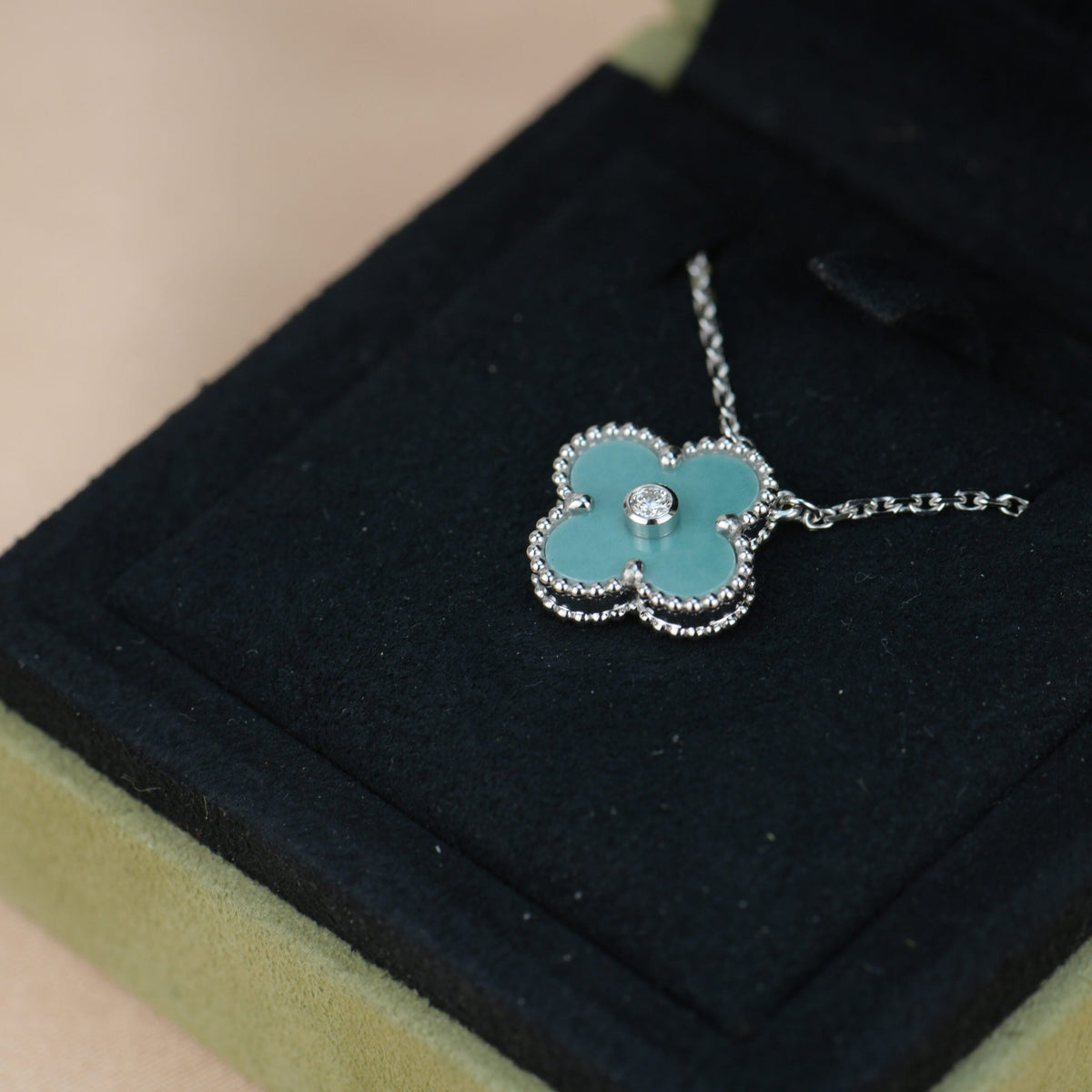 [Eterna Jewels]CLOVER 15MM DIAMOND SVRES PORCELAIN  NECKLACE SILVER