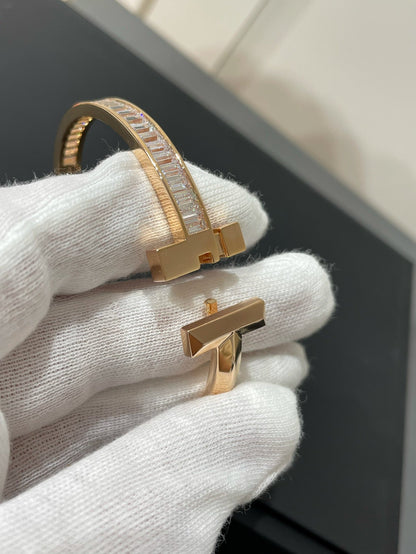 [Eterna Jewels]WIDE HINGED BANGLE PINK GOLD WITH BAGUETTE DIAMONDS
