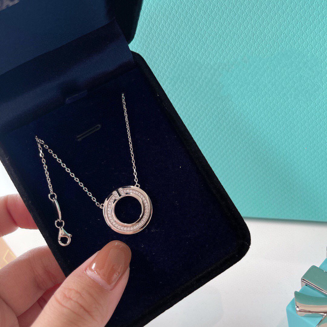 [Eterna Jewels]DIAMOND AND MOTHER OF PEARL CIRCLE PENDANT