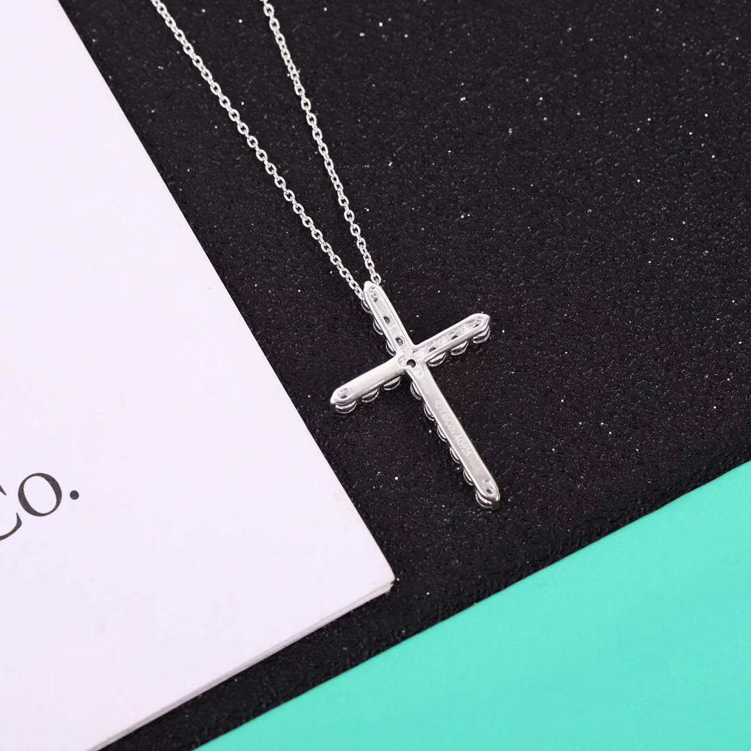 [Eterna Jewels]MOISSANITE STONE CROSS PENDANT NECKLACE SIMULATED DIAMOND CROSS CHOKER