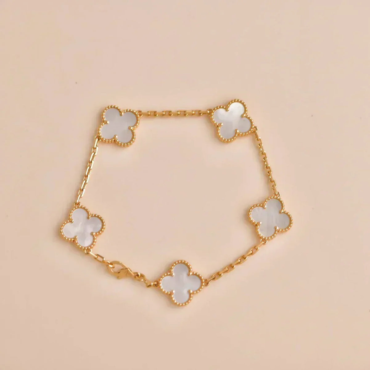 [Eterna Jewels]CLOVER WHITE PEARL MOP 5 MOTIF BRACELET COLLECTION